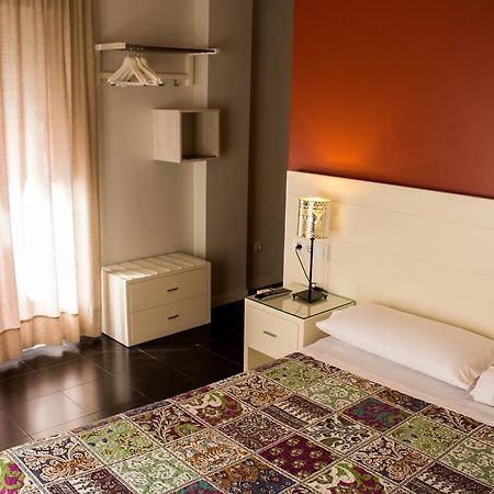 Hostal San Vicente II Sevilla Eksteriør billede