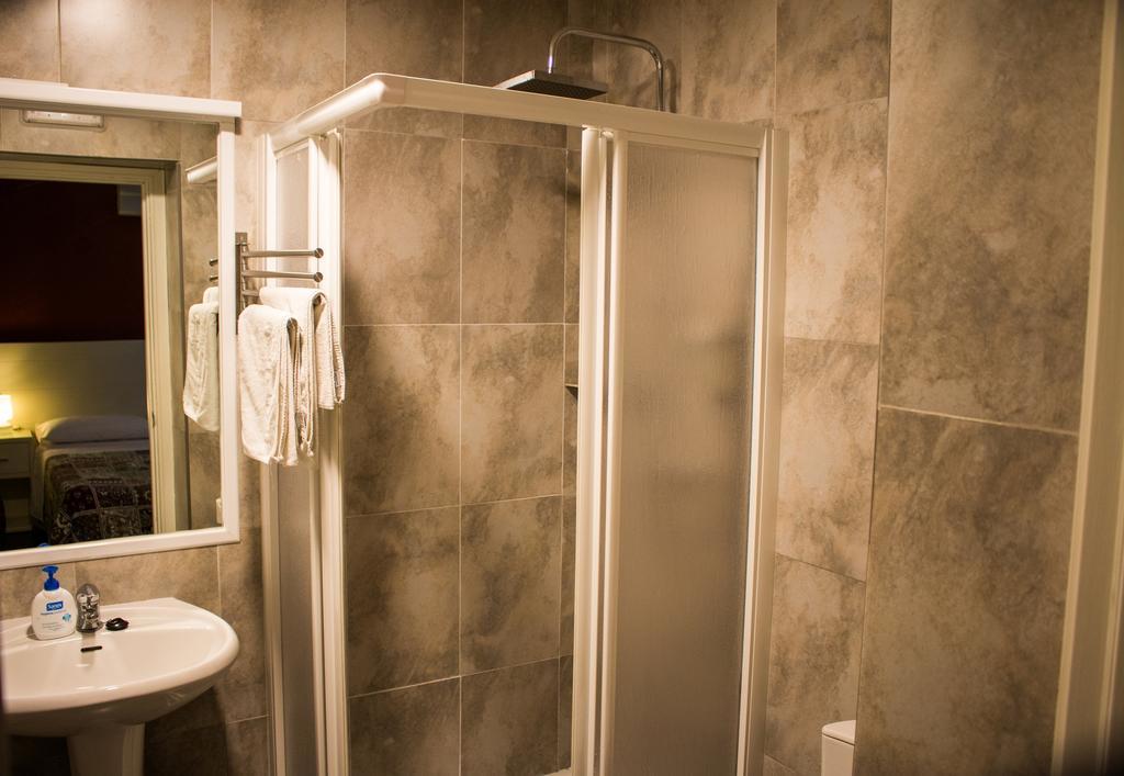Hostal San Vicente II Sevilla Eksteriør billede
