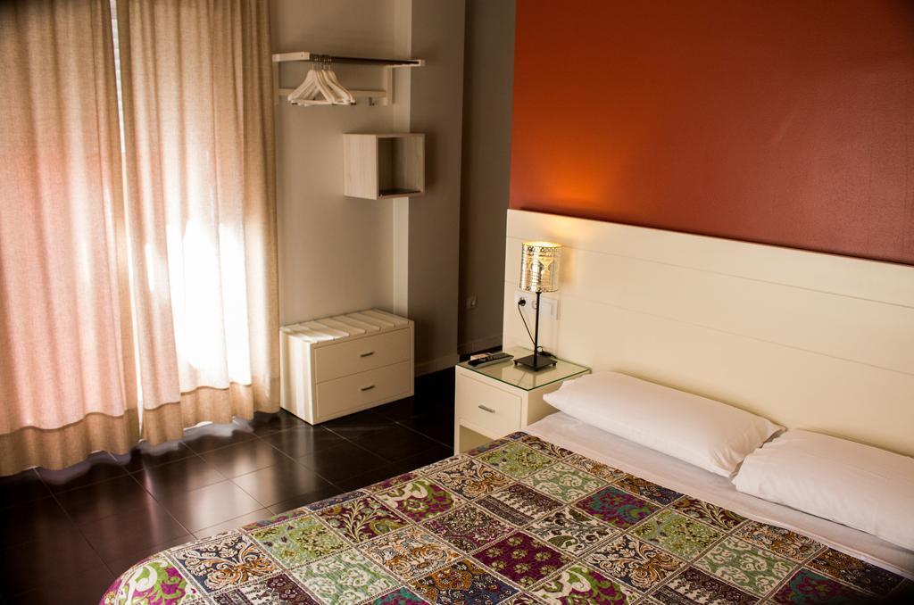 Hostal San Vicente II Sevilla Eksteriør billede