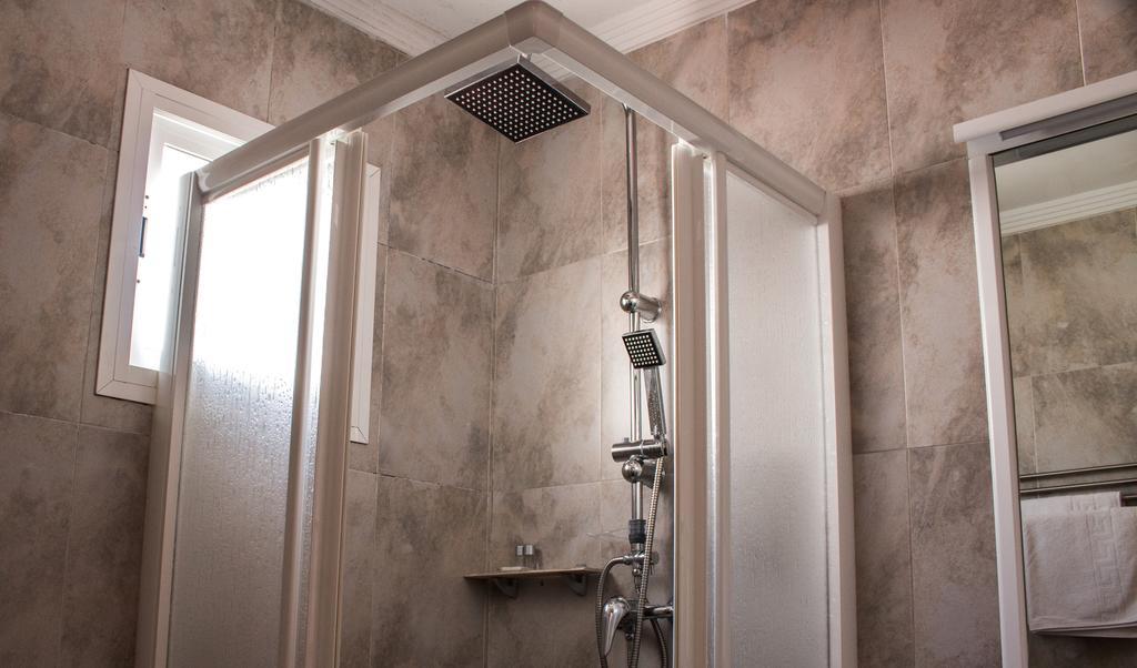 Hostal San Vicente II Sevilla Eksteriør billede