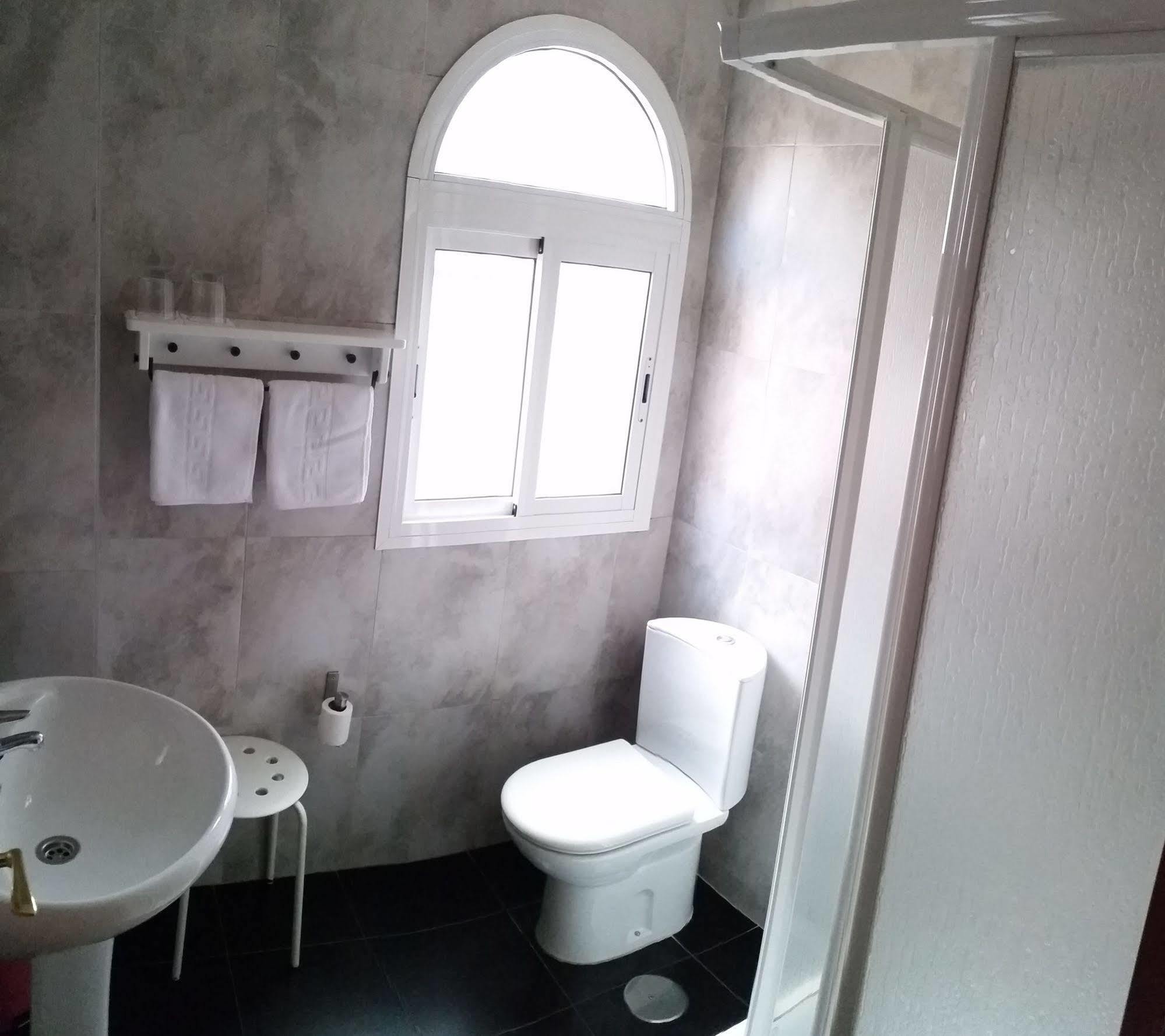 Hostal San Vicente II Sevilla Eksteriør billede
