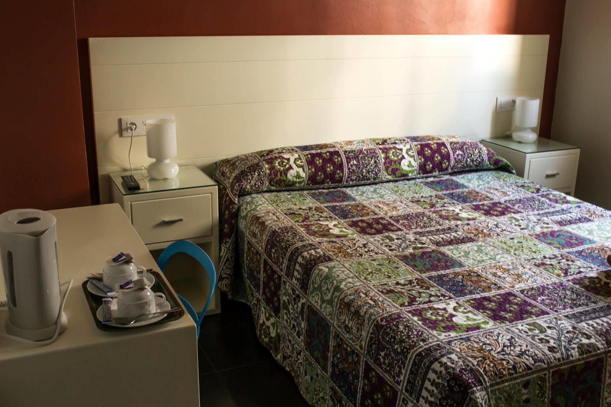 Hostal San Vicente II Sevilla Eksteriør billede